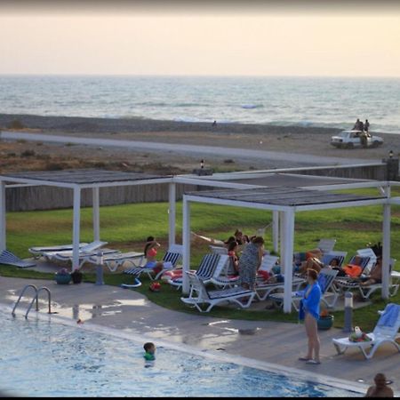 Aphrodite Beachfront Apartment Ghaziveran Luaran gambar