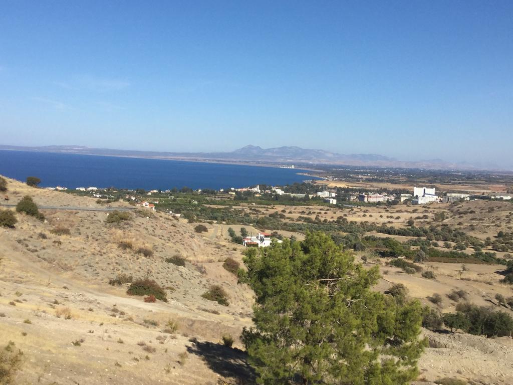Aphrodite Beachfront Apartment Ghaziveran Luaran gambar