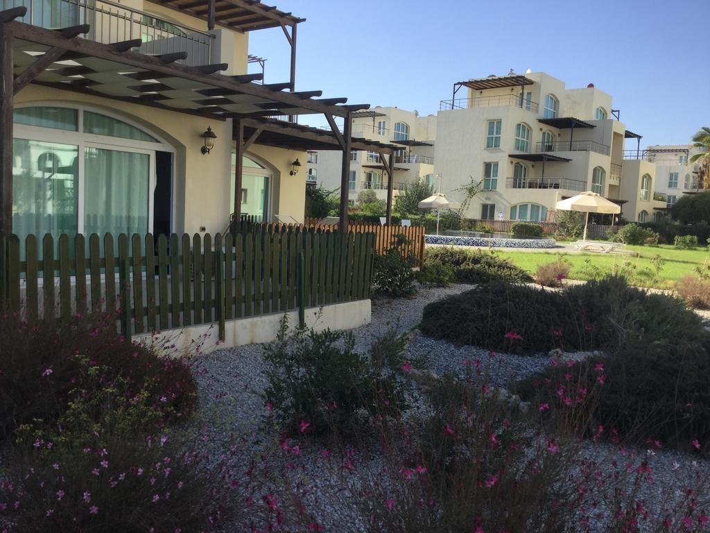 Aphrodite Beachfront Apartment Ghaziveran Luaran gambar
