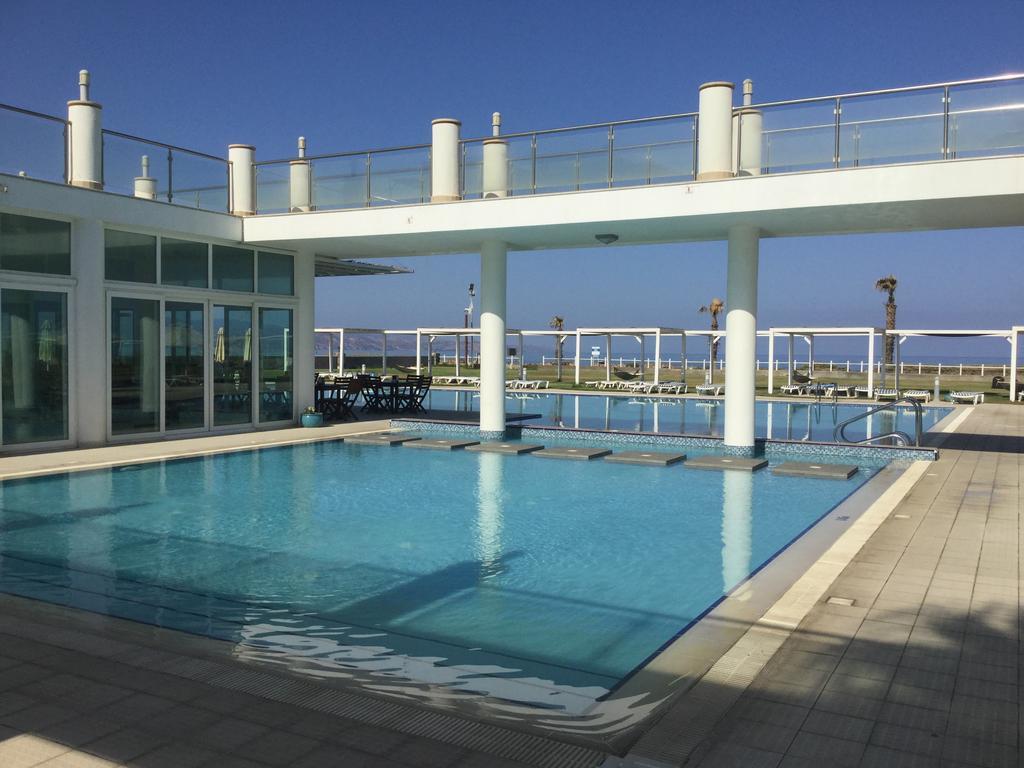 Aphrodite Beachfront Apartment Ghaziveran Luaran gambar