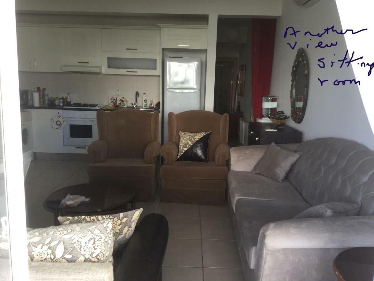 Aphrodite Beachfront Apartment Ghaziveran Luaran gambar