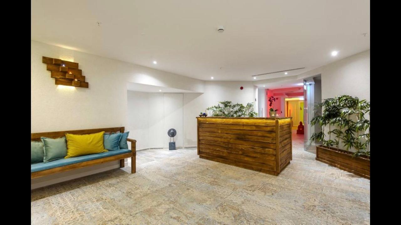 Aphrodite Beachfront Apartment Ghaziveran Luaran gambar