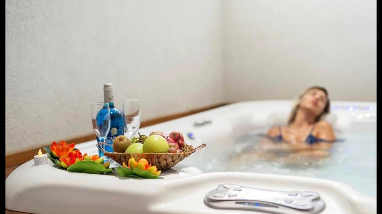 Aphrodite Beachfront Apartment Ghaziveran Luaran gambar